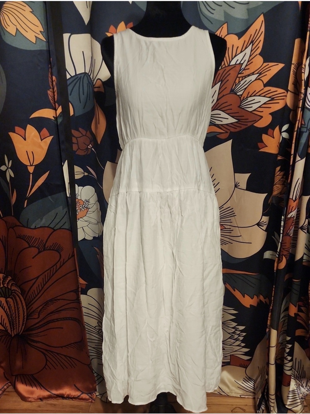 Mod Ref White Sleeveless Tiered Midi Dress